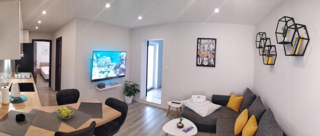 Apartment Skavo Baška Voda Exteriör bild