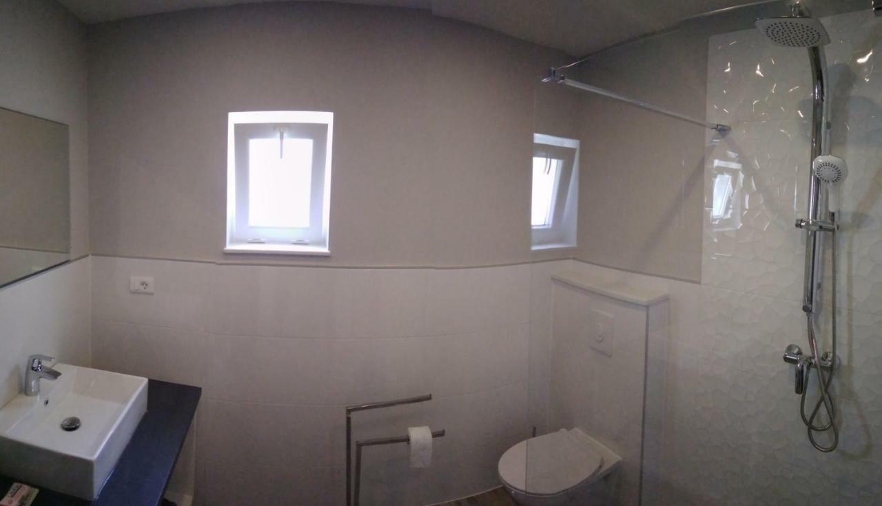 Apartment Skavo Baška Voda Exteriör bild