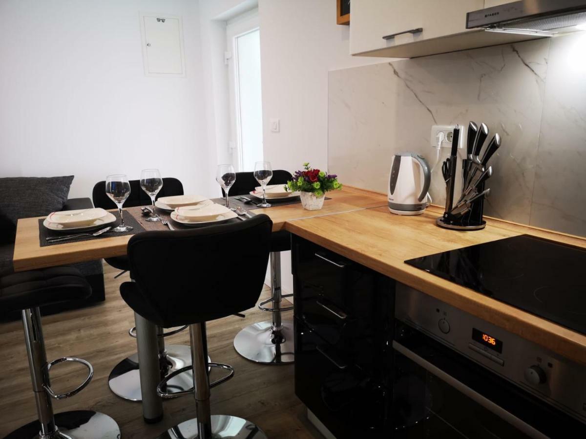Apartment Skavo Baška Voda Exteriör bild