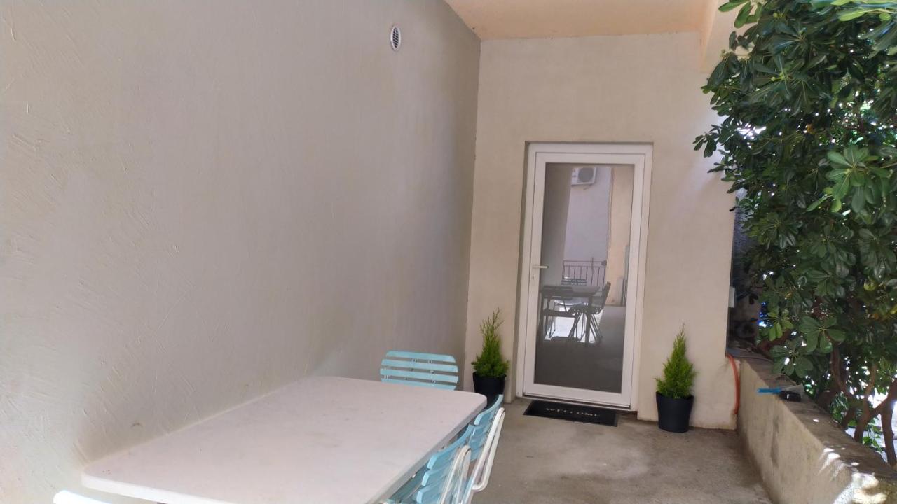 Apartment Skavo Baška Voda Exteriör bild