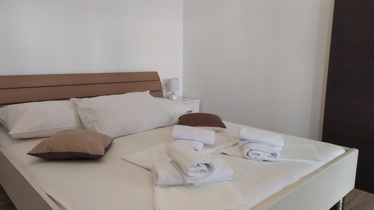 Apartment Skavo Baška Voda Exteriör bild