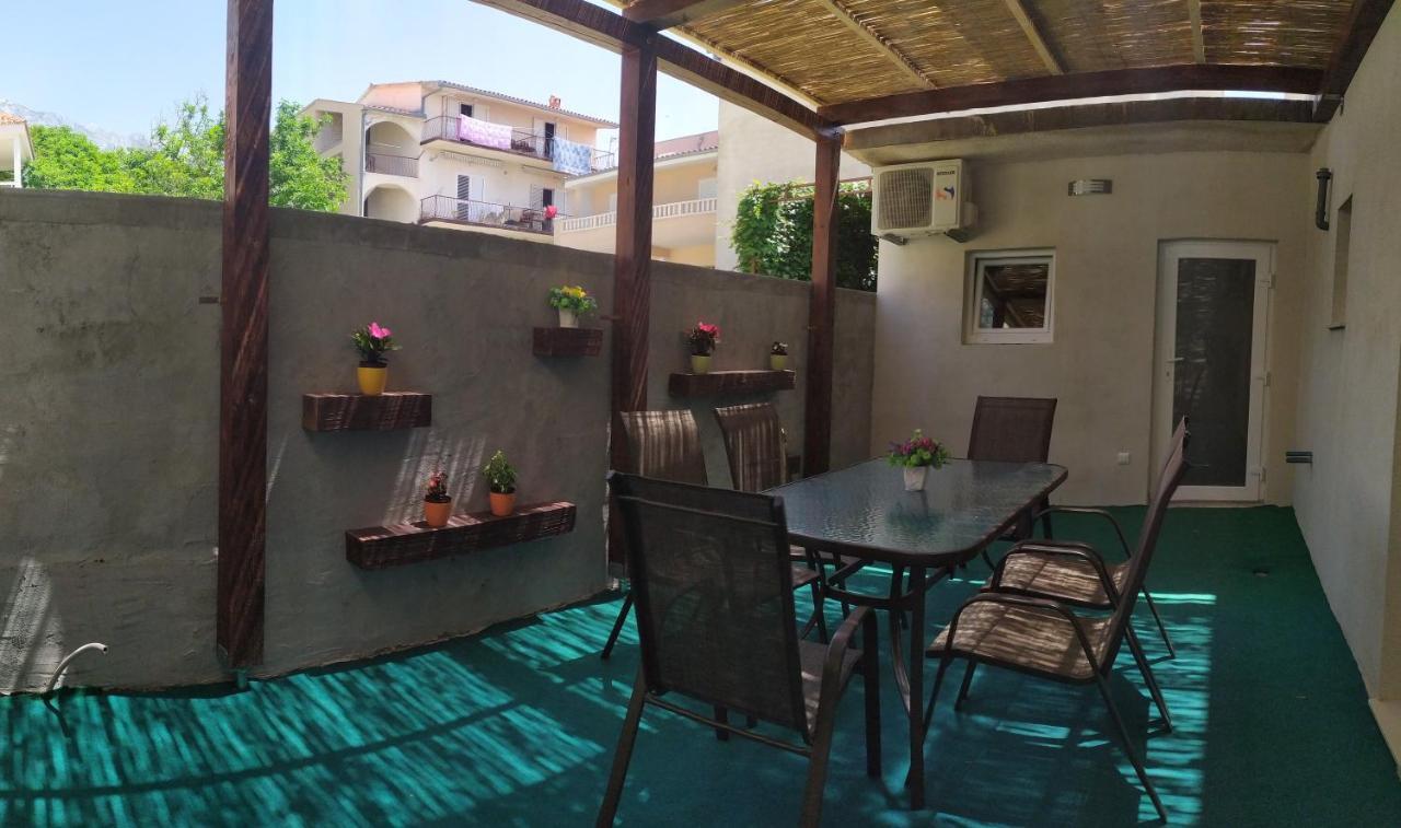 Apartment Skavo Baška Voda Exteriör bild