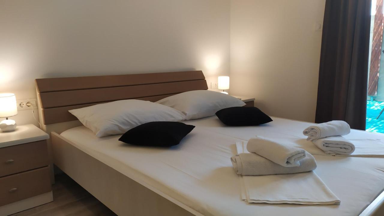 Apartment Skavo Baška Voda Exteriör bild